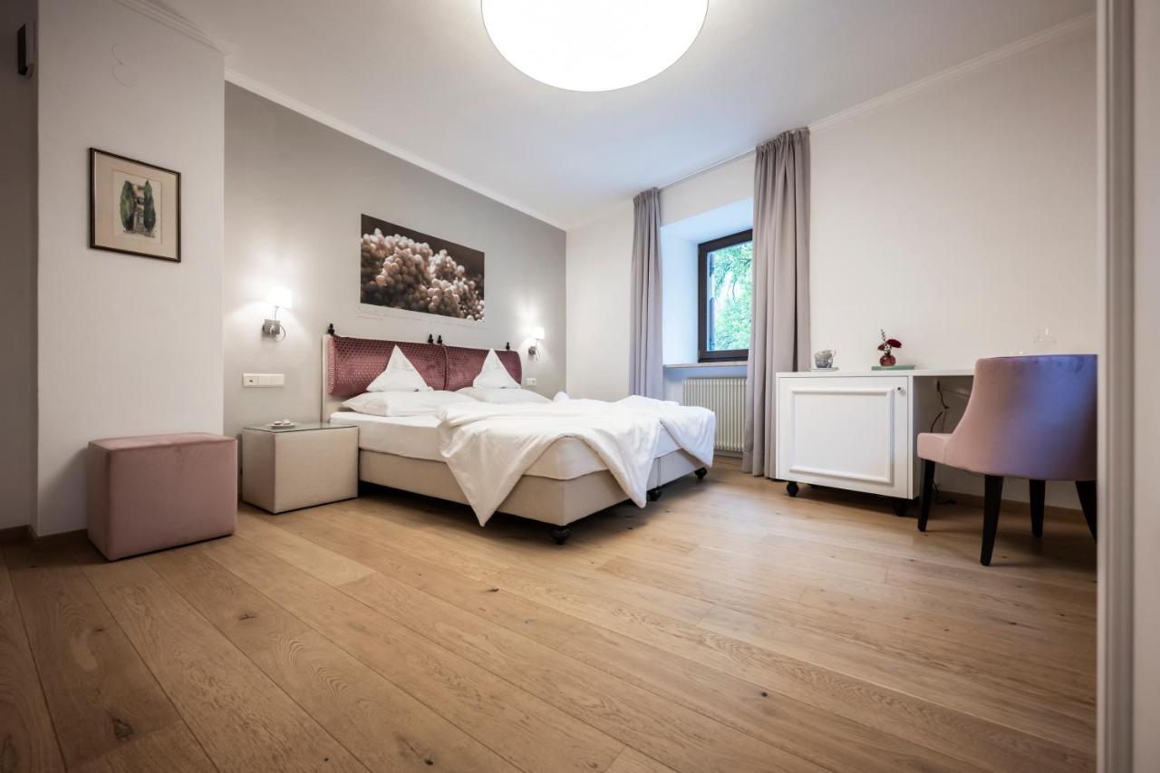 Schloss Plars Wine & Suites Lagundo Esterno foto