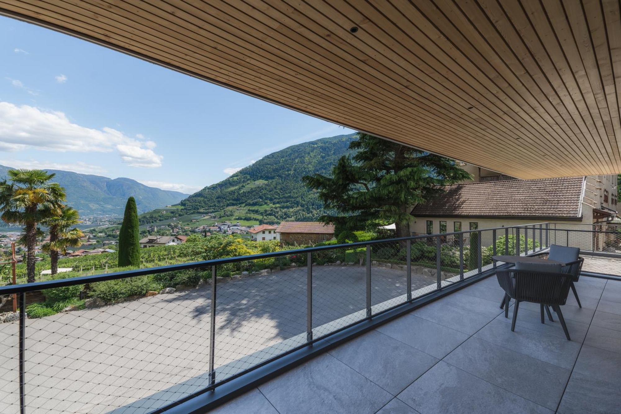 Schloss Plars Wine & Suites Lagundo Esterno foto
