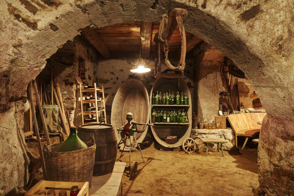 Schloss Plars Wine & Suites Lagundo Esterno foto