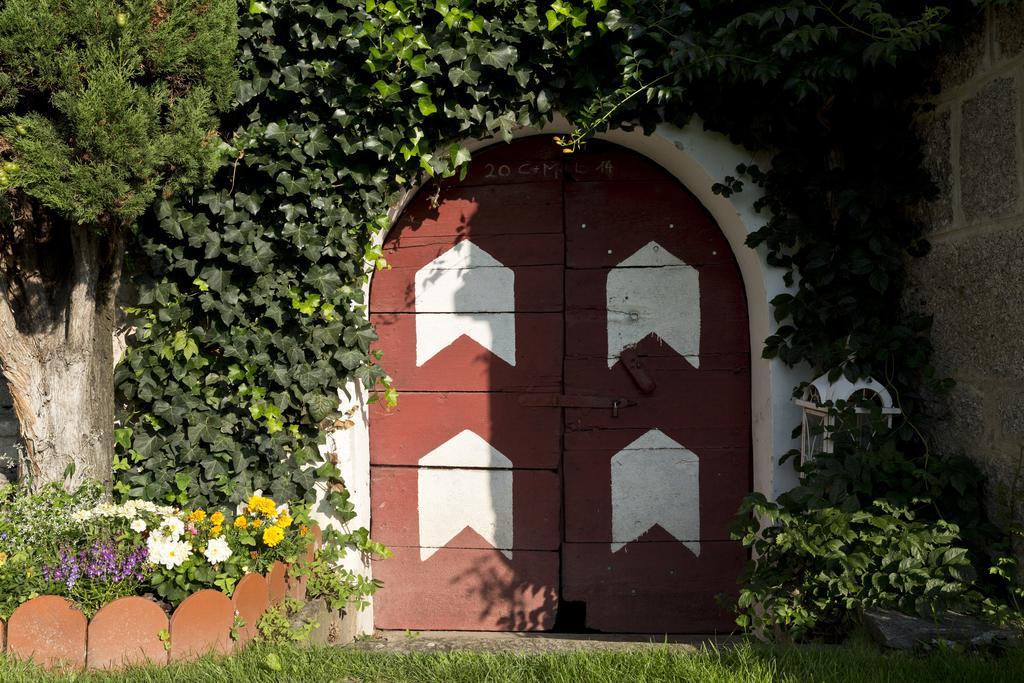 Schloss Plars Wine & Suites Lagundo Esterno foto